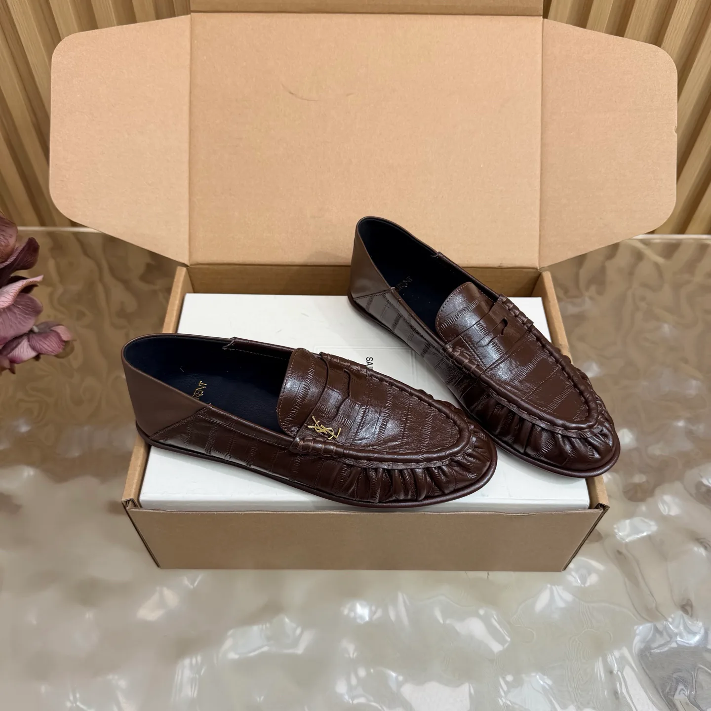 Women's Loafers And Moccasins SAINT LAURENT 18062370