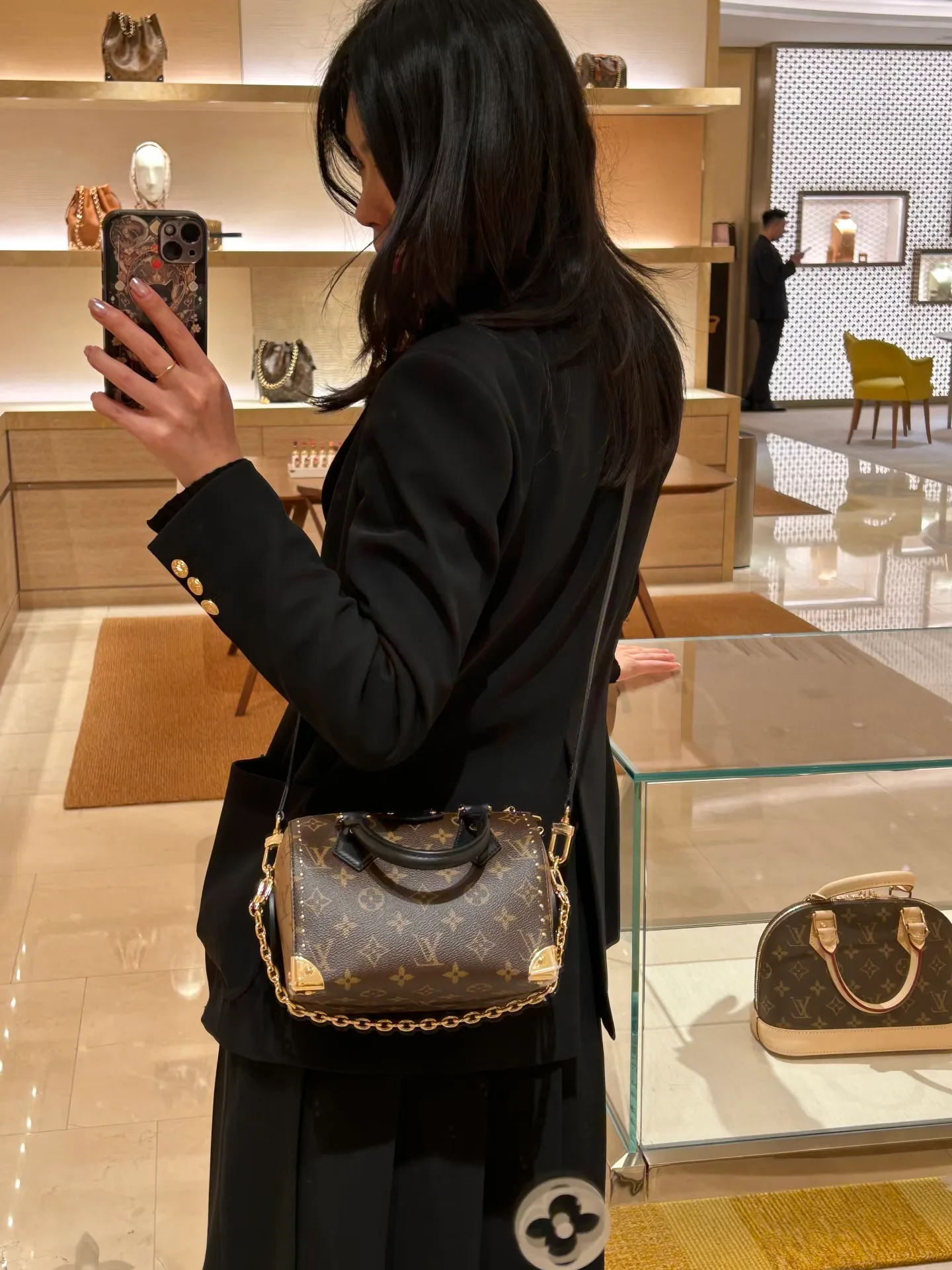 Women's Classic Handbags LOUIS VUITTON 18148120