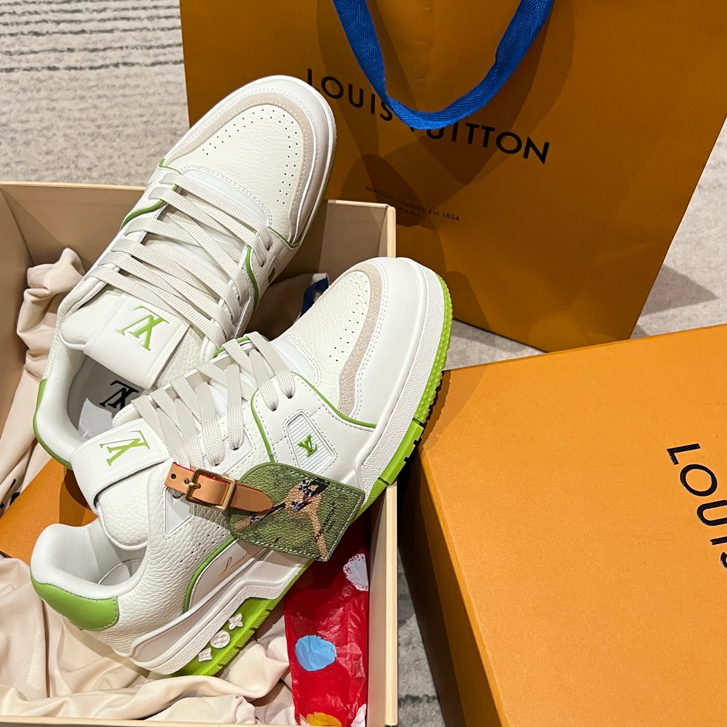 Women's Sneakers LOUIS VUITTON 18194156