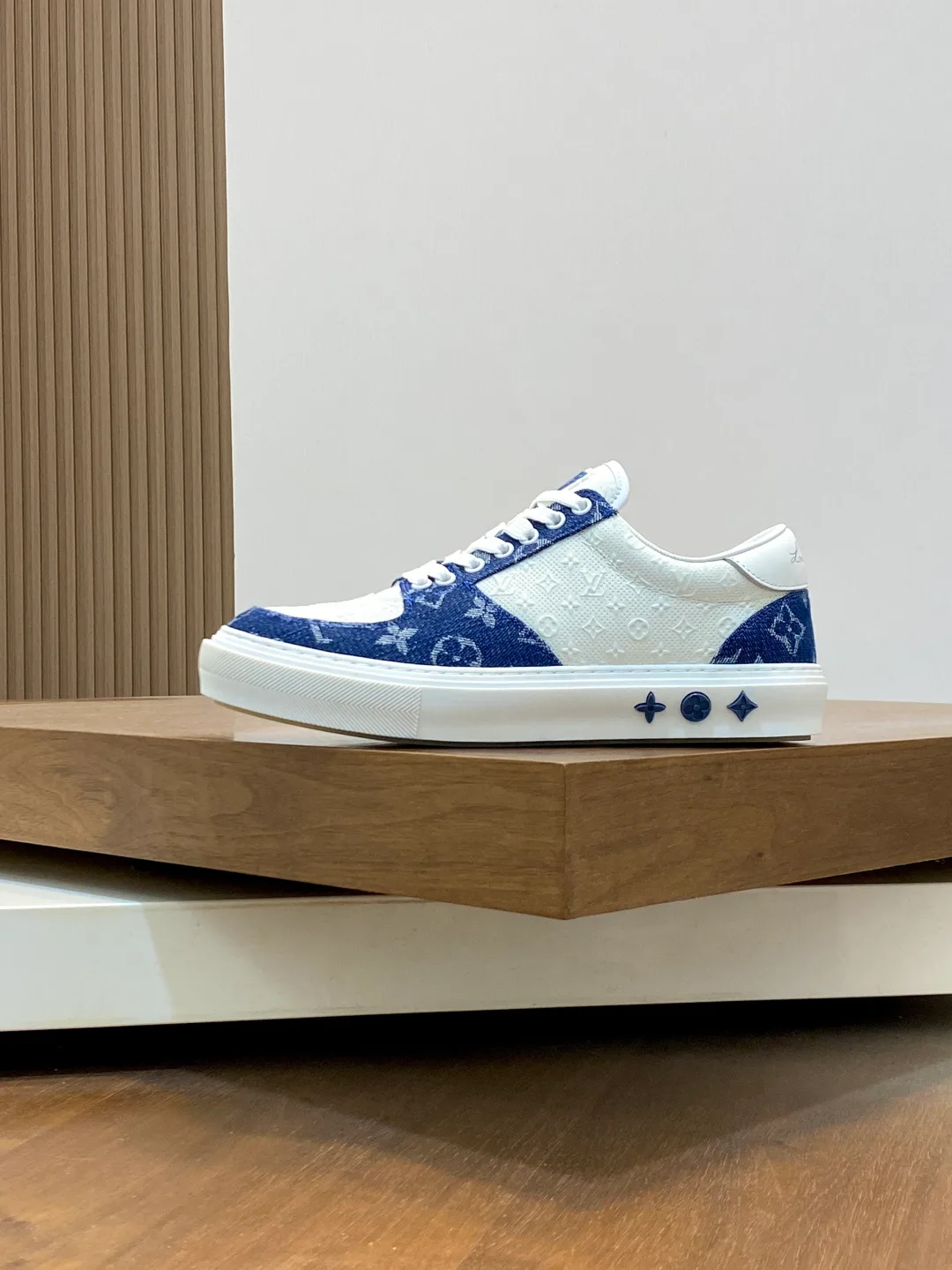 Men's Sneakers LOUIS VUITTON 17934208