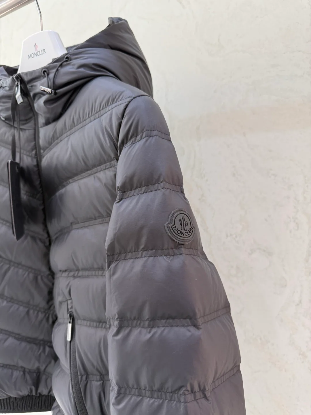 Women's Jackets And Down Jackets MONCLER 18052698