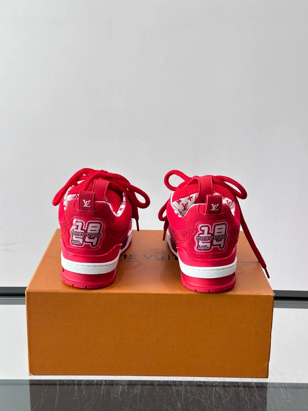 Women's Sneakers LOUIS VUITTON 17588549
