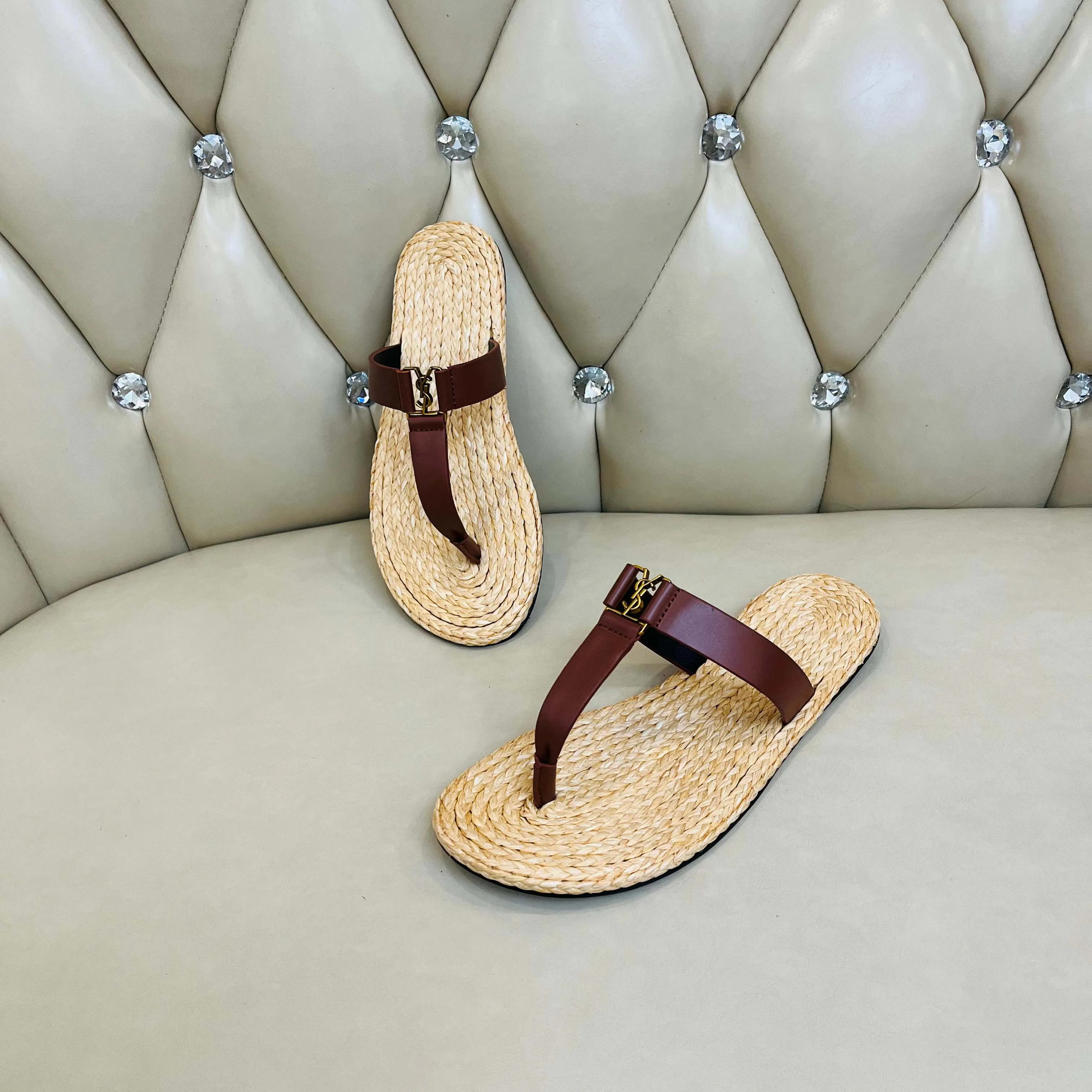 Women's Flip-Flops SAINT LAURENT 18083989