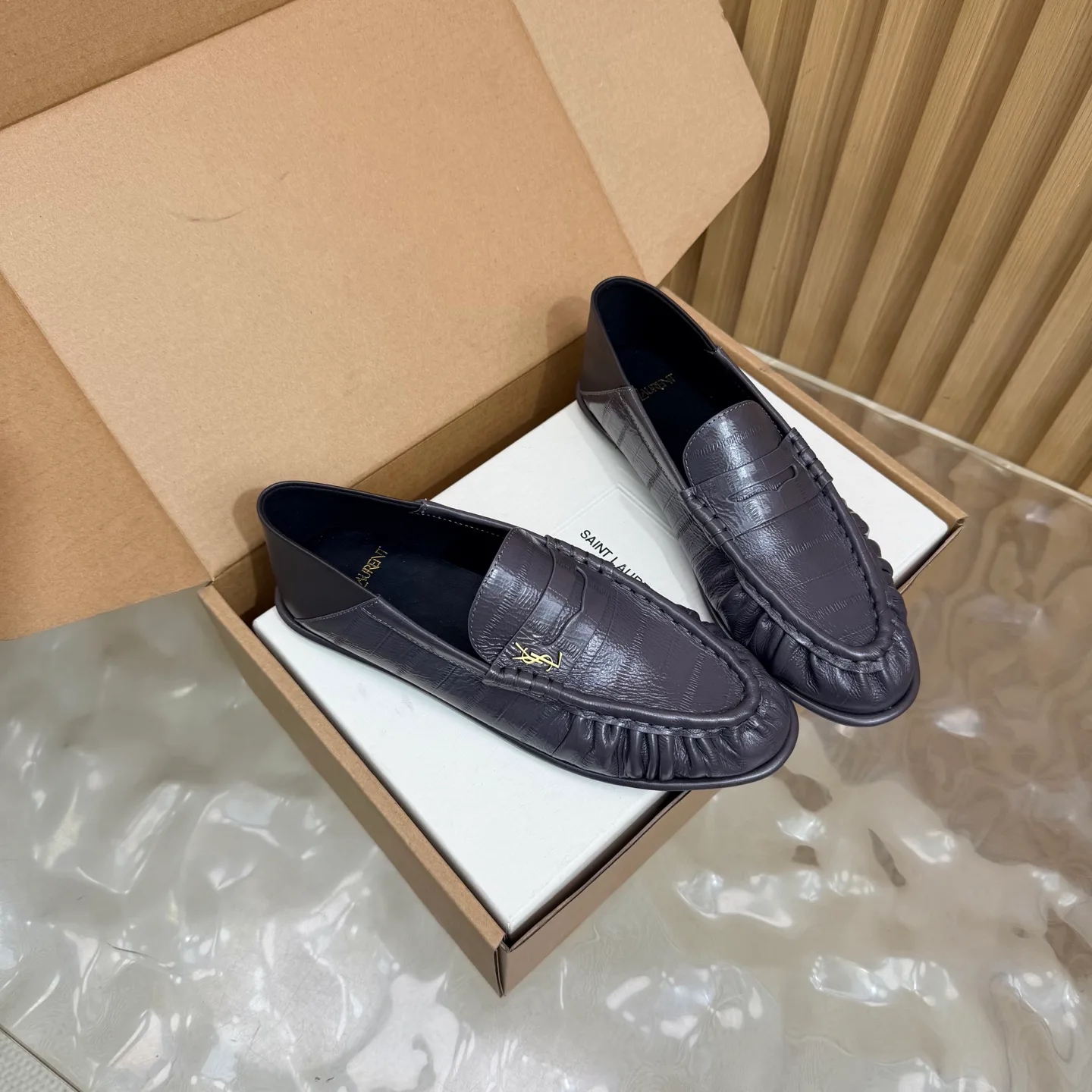 Women's Loafers And Moccasins SAINT LAURENT 18062358