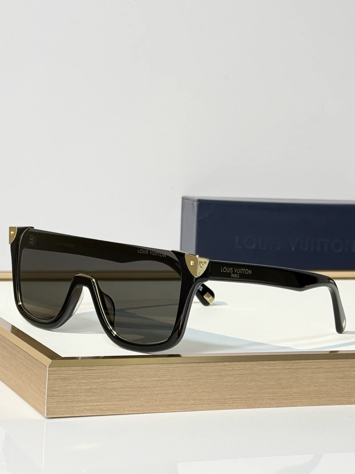 Очки Louis Vuitton 18602799