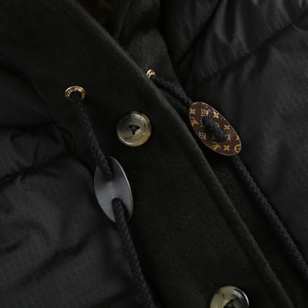 Women's Jackets And Down Jackets LOUIS VUITTON 18022557