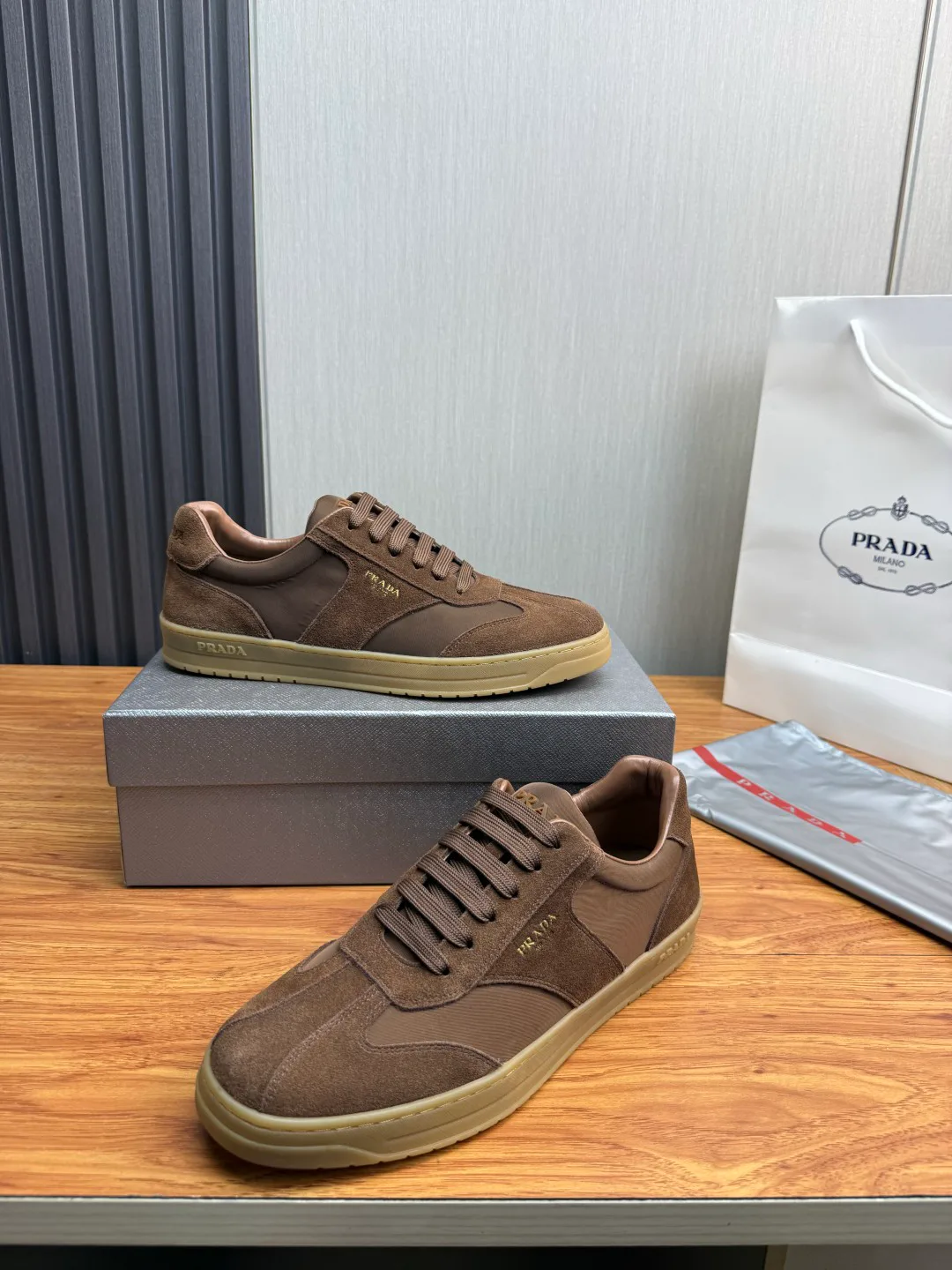 Men's Sneakers PRADA 18418635
