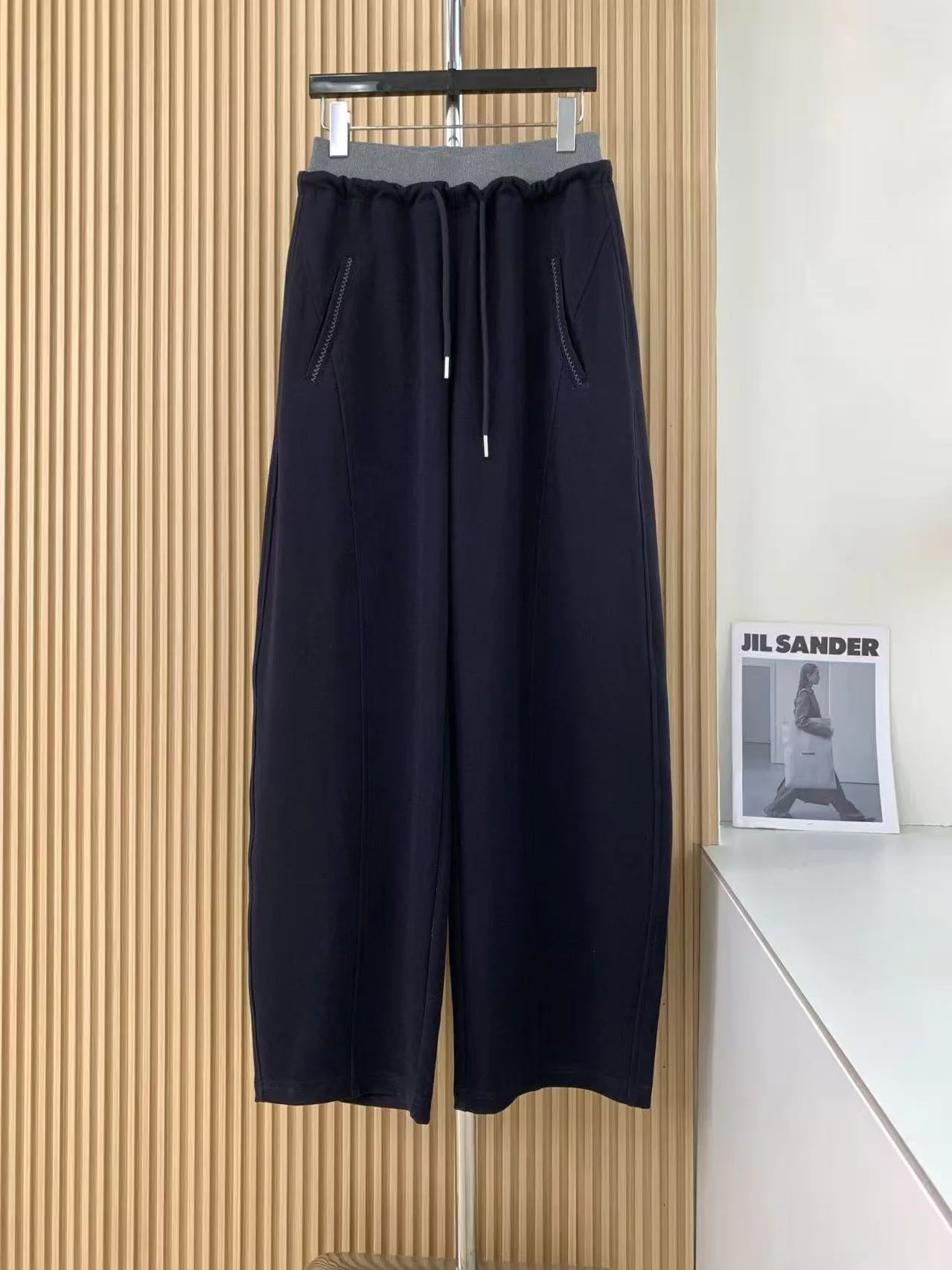 Women's Trousers LOEWE 17854252
