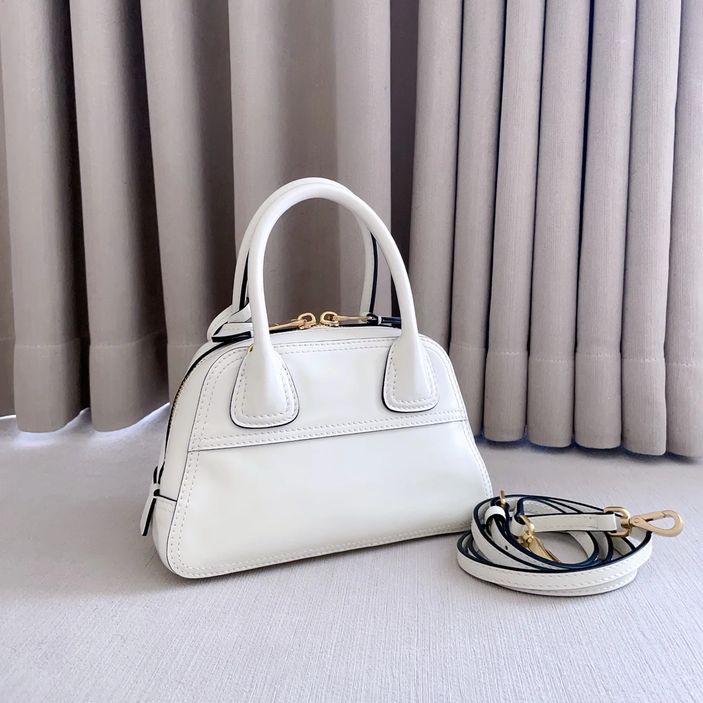 Women's Classic Handbags MIU MIU 18401337