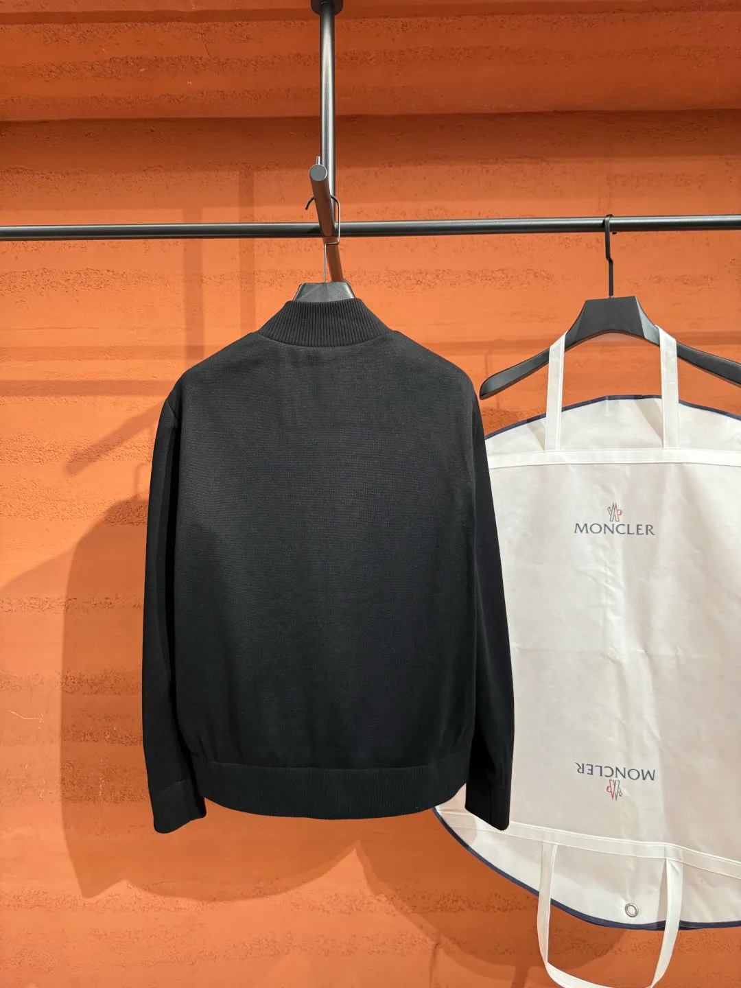 Women's Jackets And Down Jackets MONCLER 18035675
