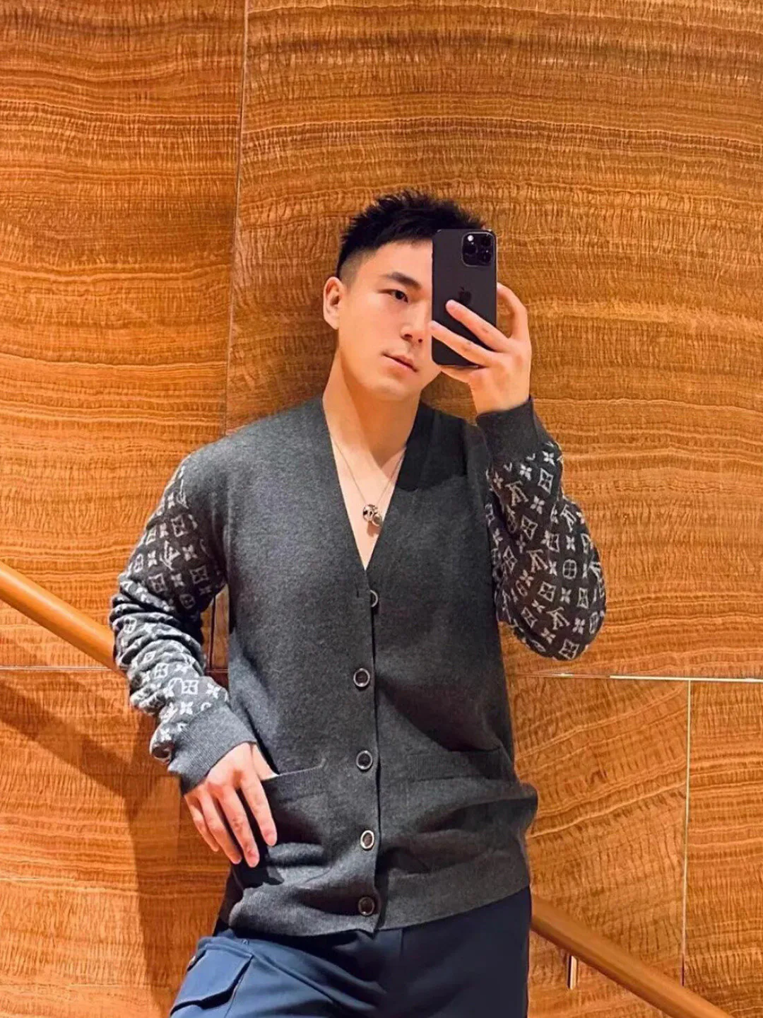 Men's Jumpers And Sweaters LOUIS VUITTON 17740874