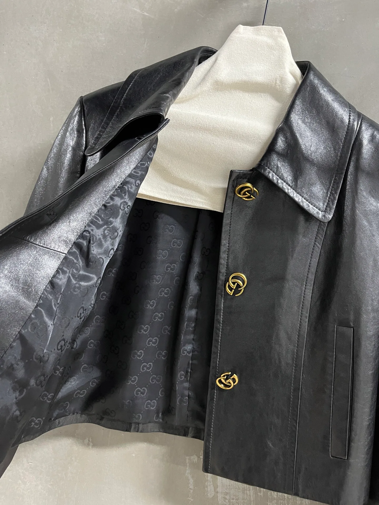 Women's Leather Jackets And Sheepskin Coats GUCCI 18172654