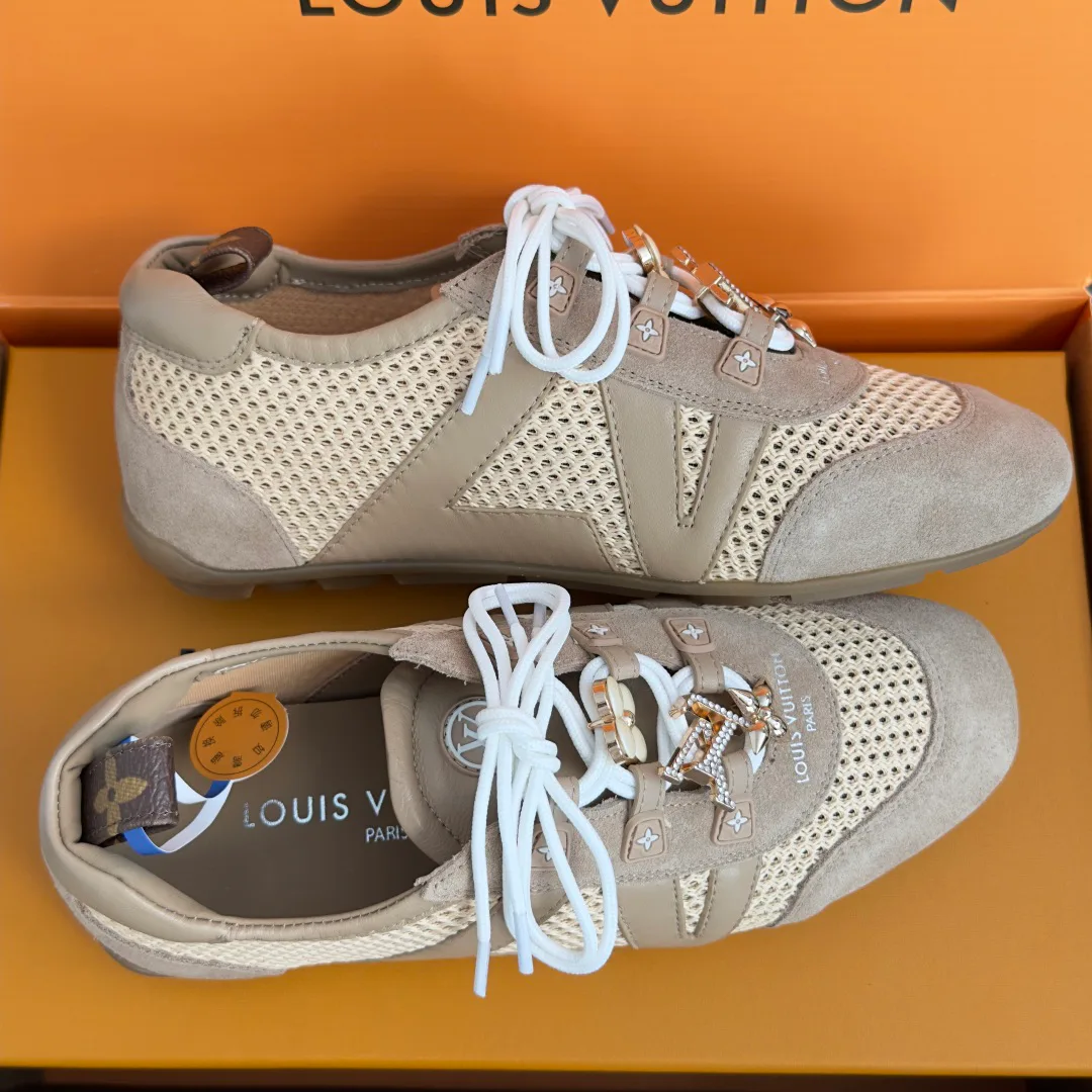 Women's Sneakers LOUIS VUITTON 17950618