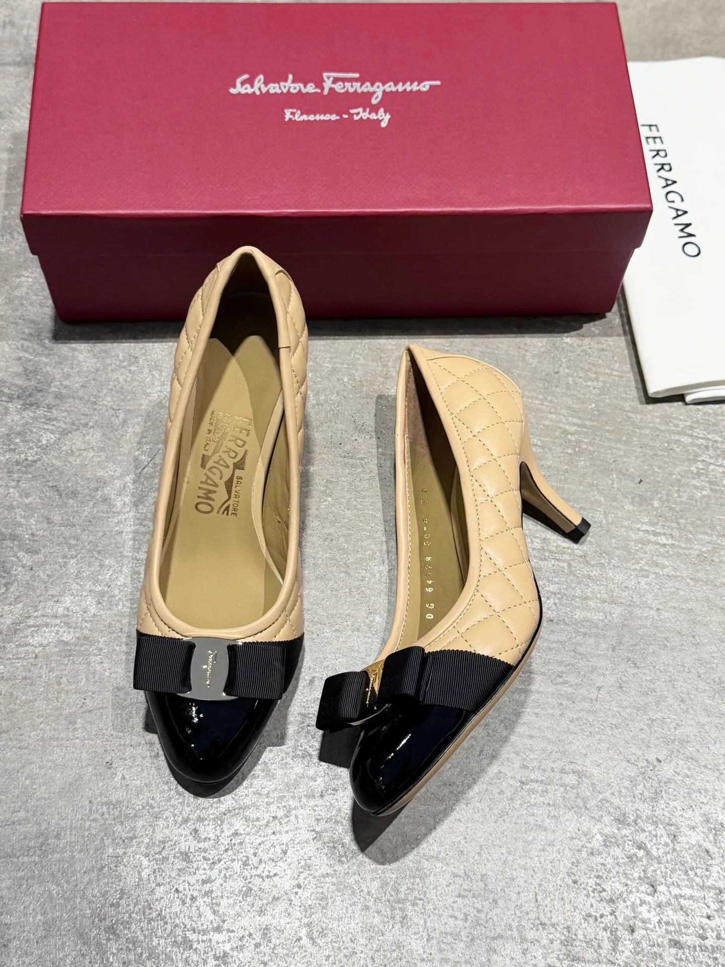 Women's Ballet Flats SALVATORE FERRAGAMO 17642577
