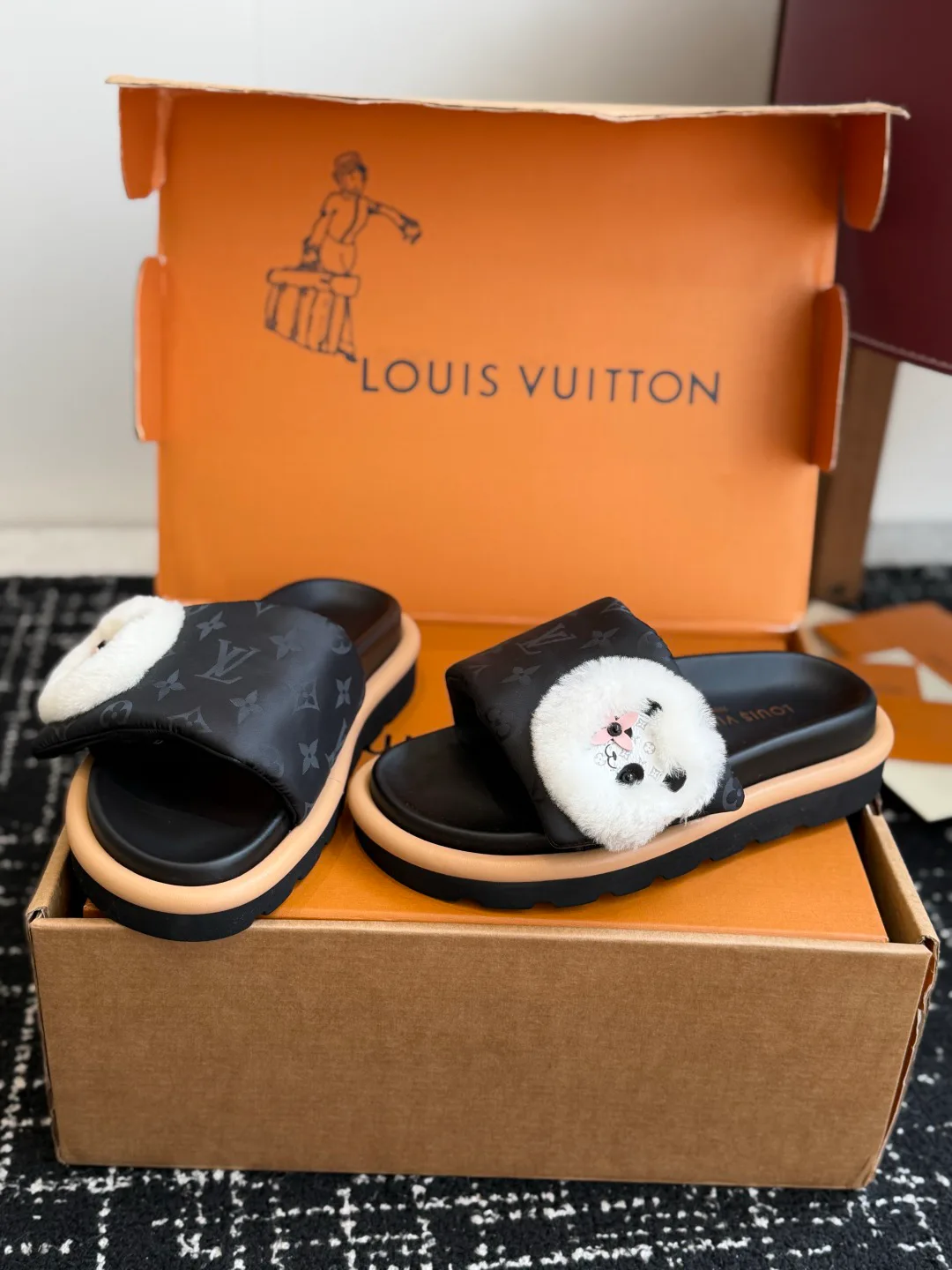 Women's Flip-Flops LOUIS VUITTON 17802582