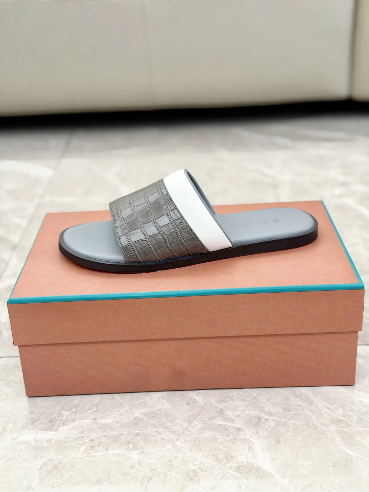 Men's Flip-Flops LORO PIANA 17988636