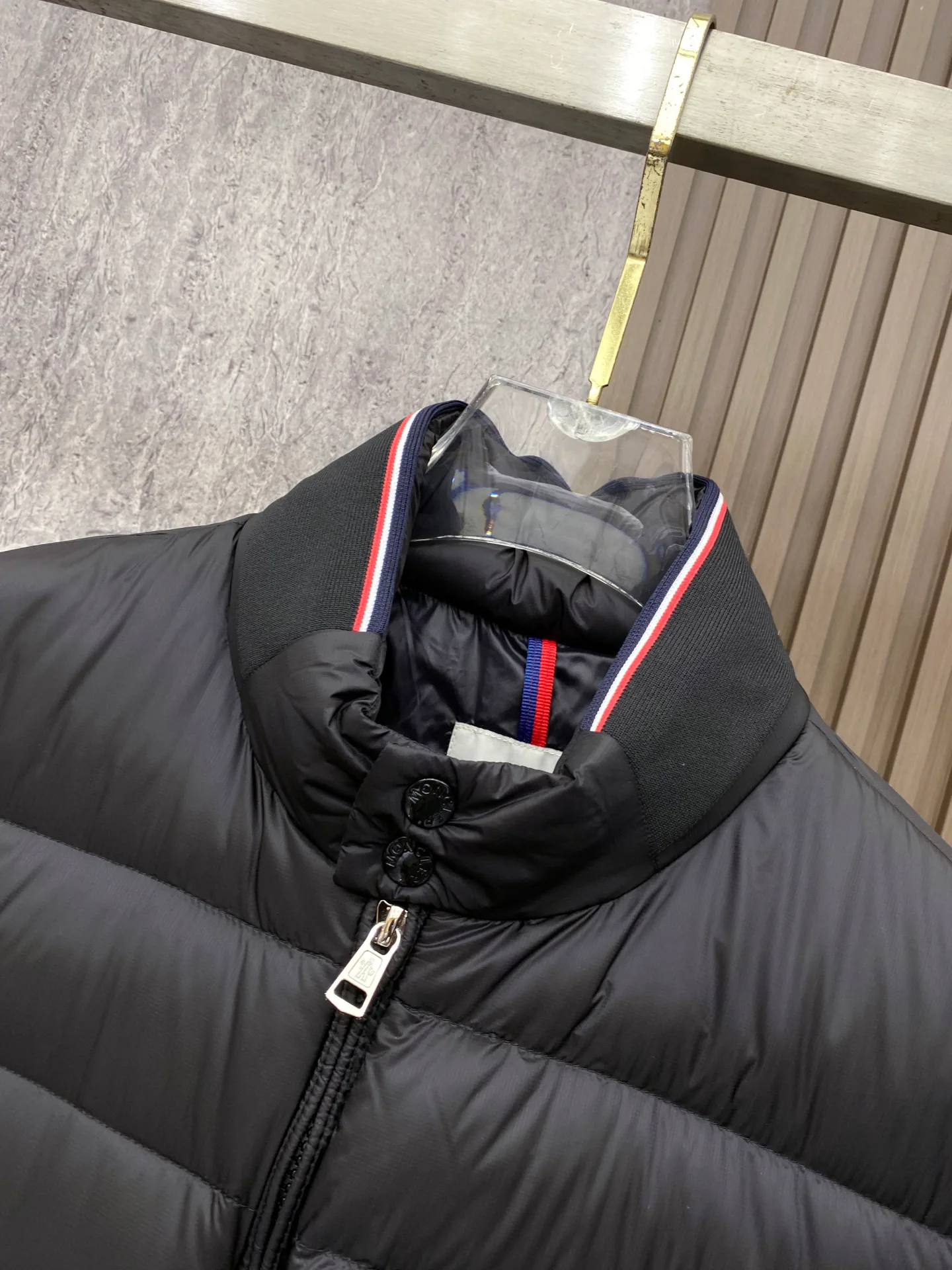 Куртки И Пуховики Мужские Moncler 18596389