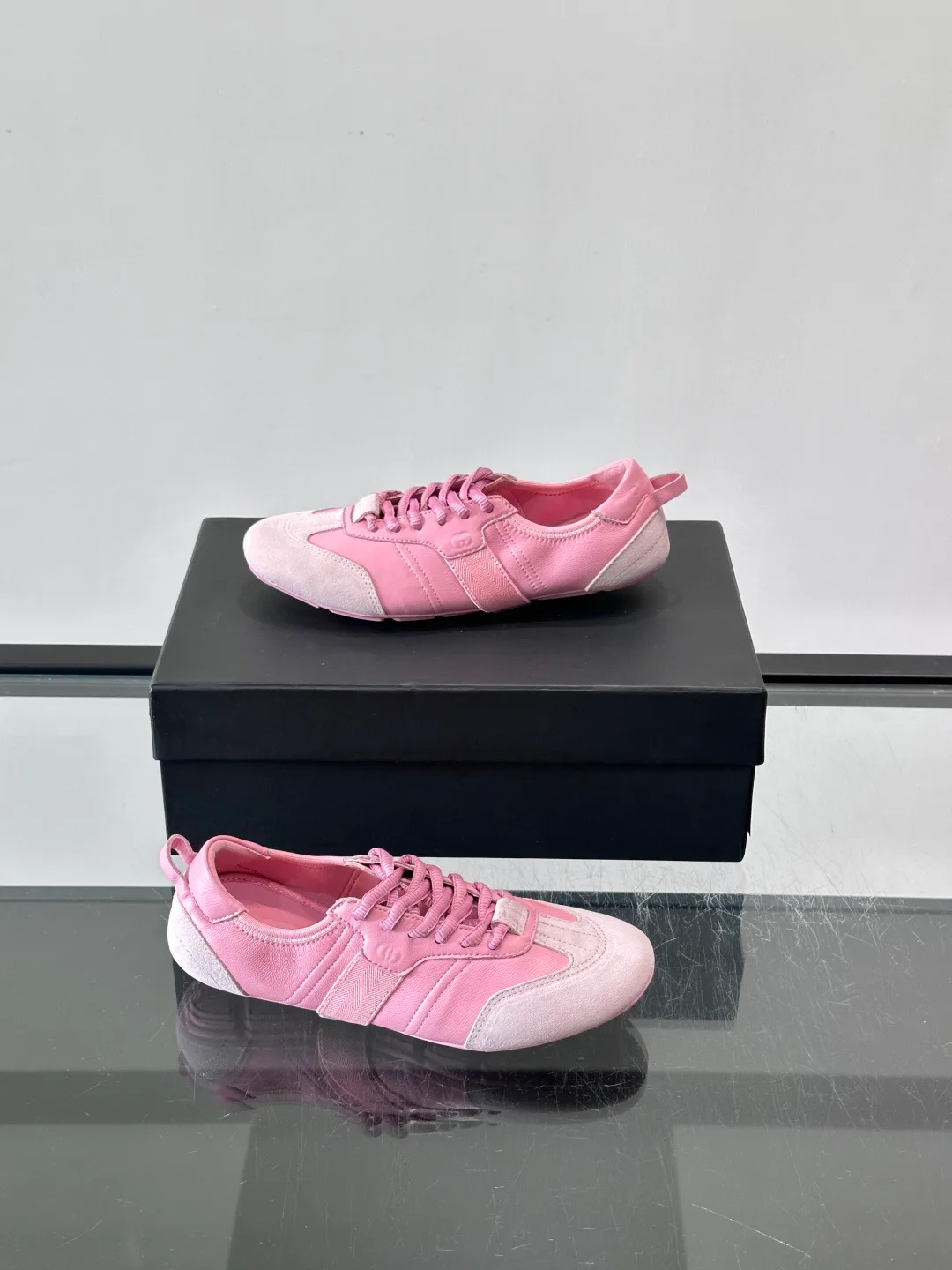 Women's Sneakers GUCCI 17689239