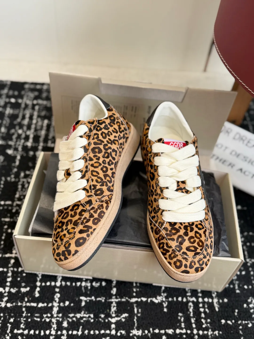 Women's Sneakers GOLDEN GOOSE 18305939