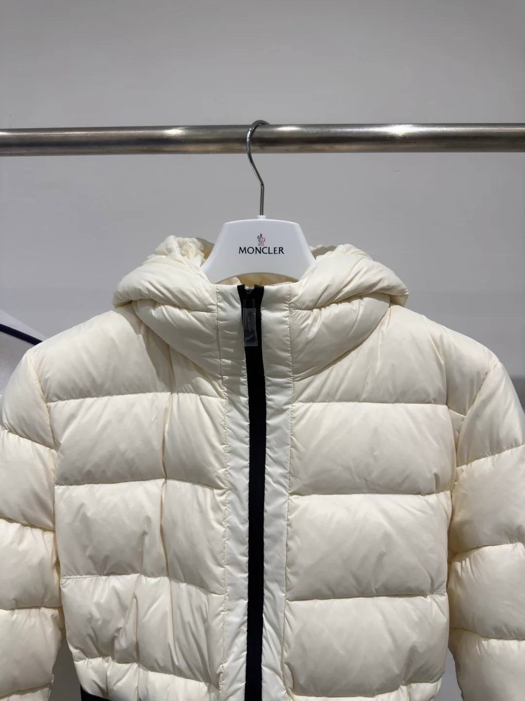 Куртки И Пуховики Мужские Moncler 18683856