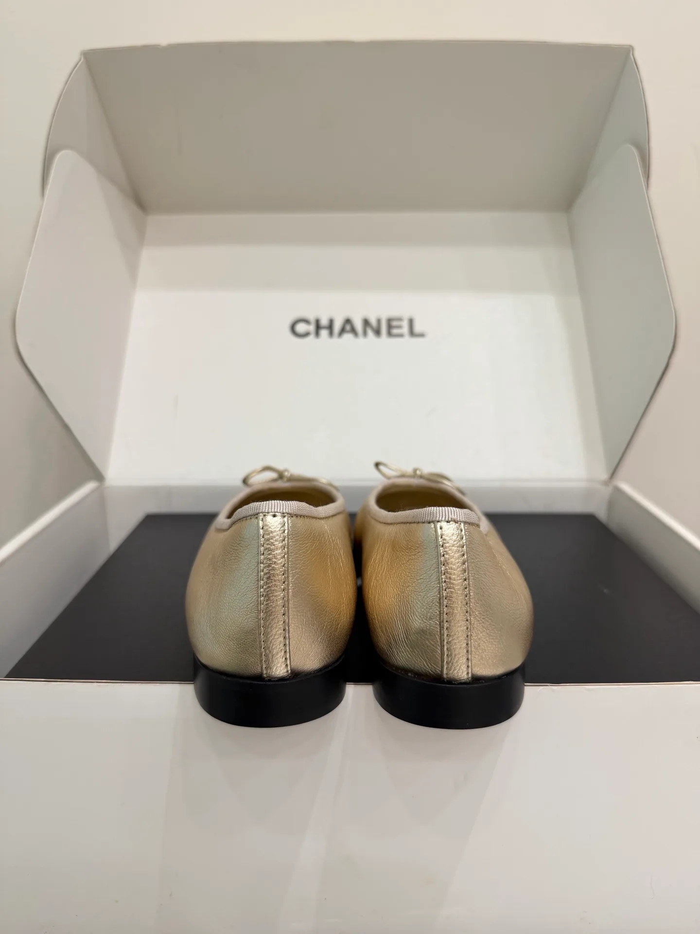 Women's Ballet Flats CHANEL 18080141