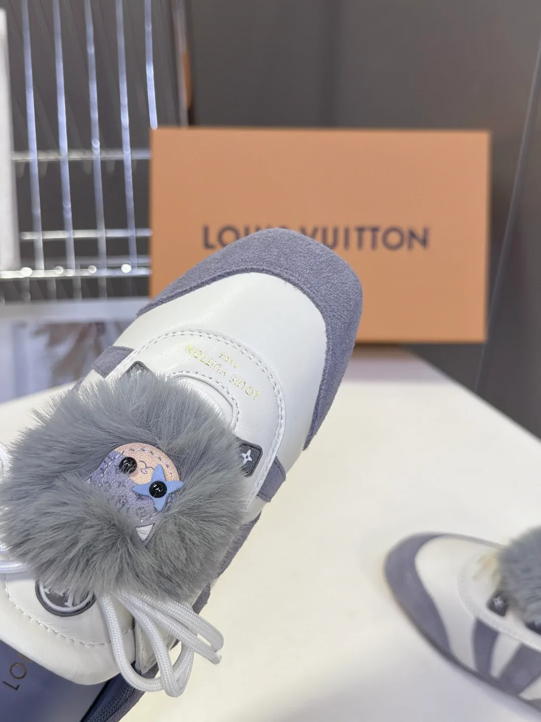 Women's Sneakers LOUIS VUITTON 18005470