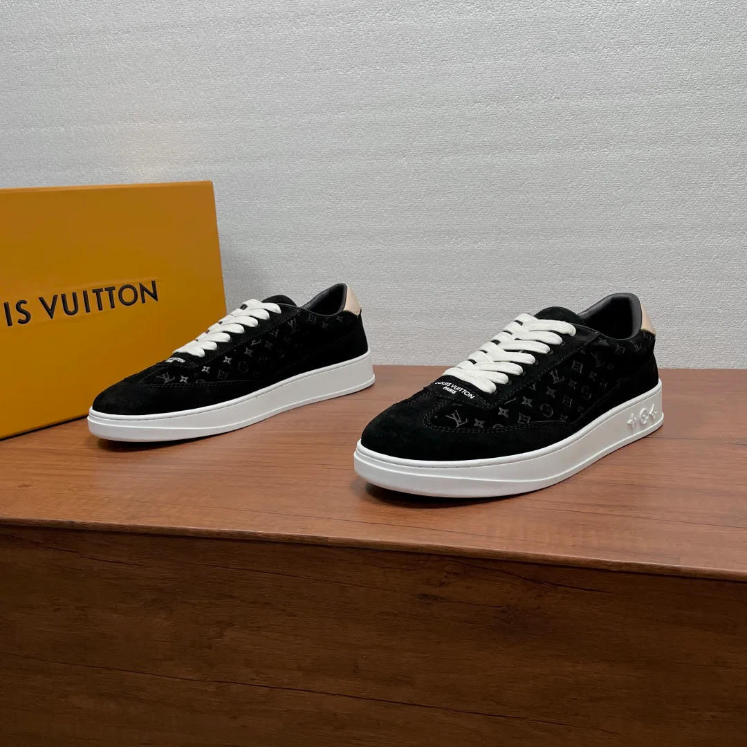 Men's Sneakers LOUIS VUITTON 17542455