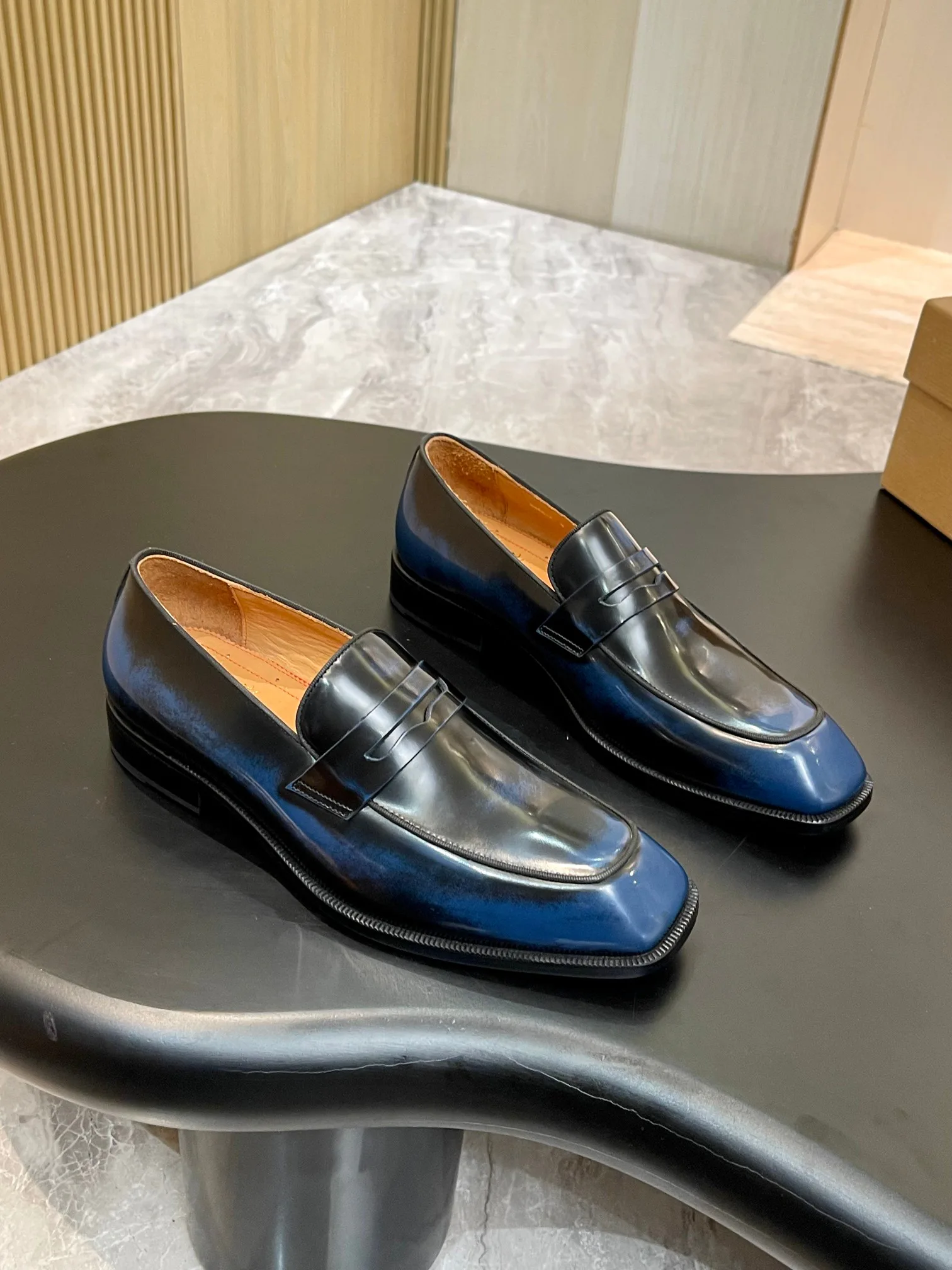 Men's Loafers And Dress Shoes CHRISTIAN LOUBOUTIN 18119154