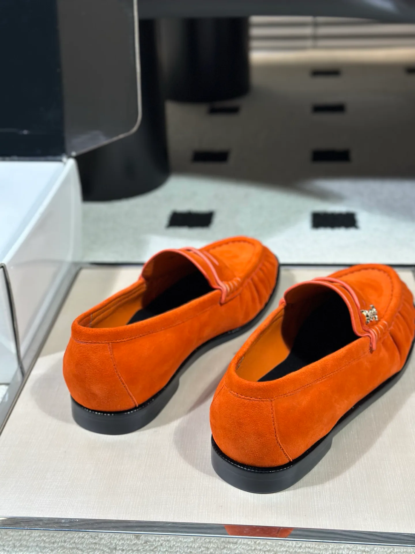 Women's Loafers And Moccasins SAINT LAURENT 18041790