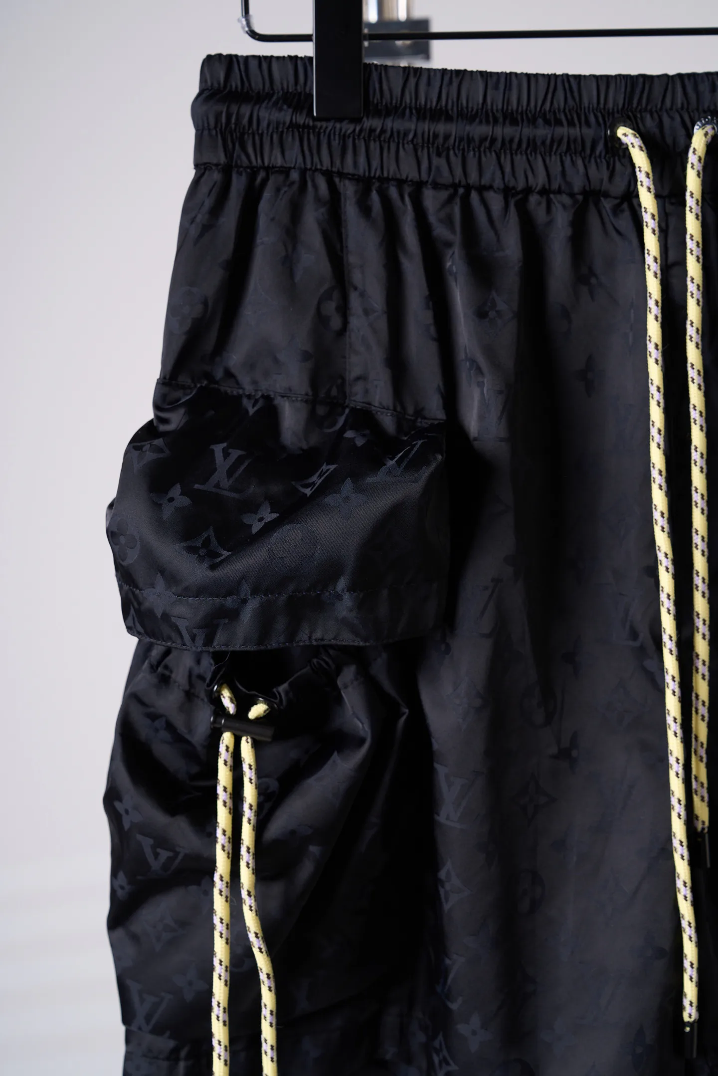 Men's Shorts LOUIS VUITTON 18179054