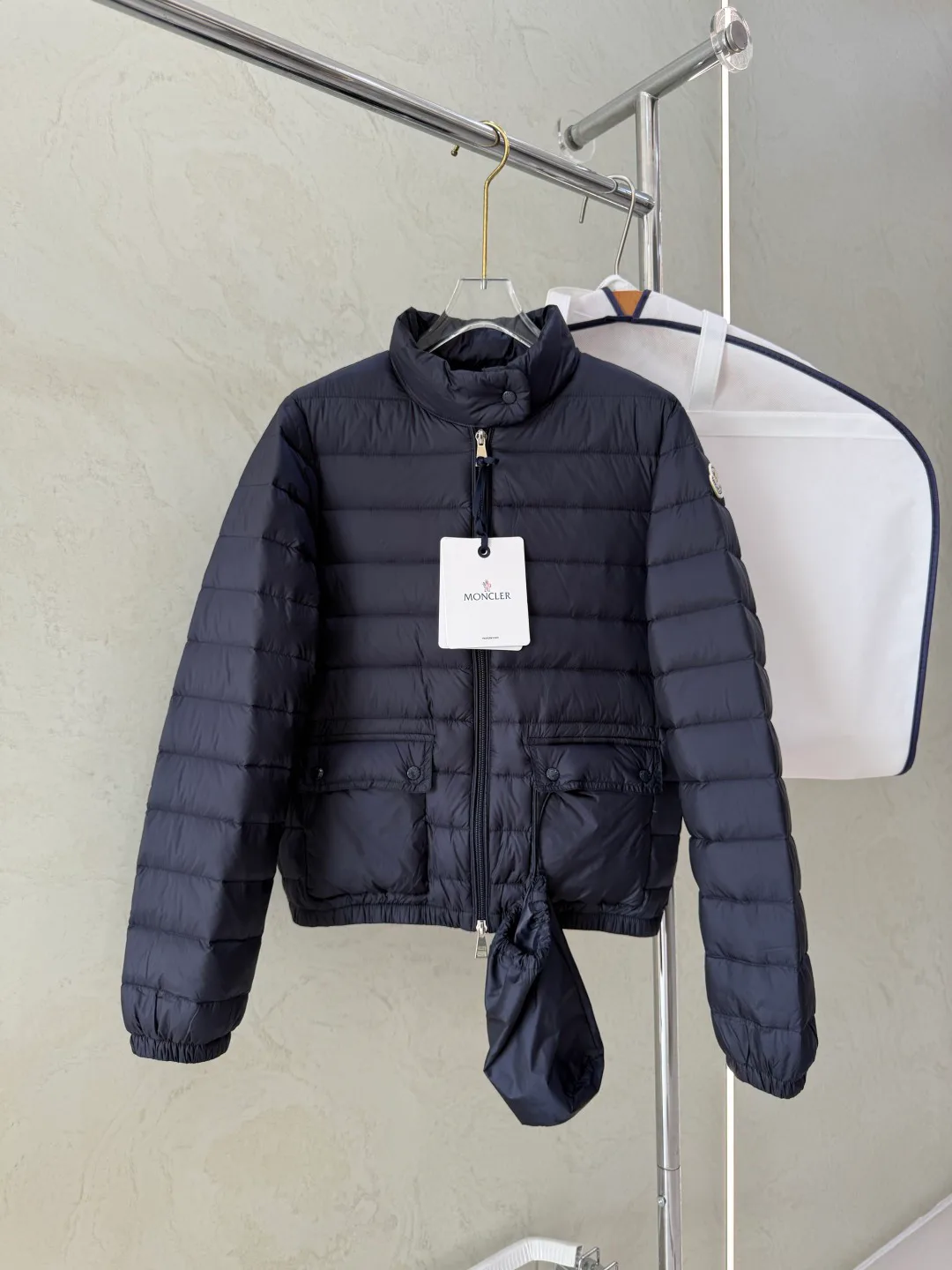 Women's Jackets And Down Jackets MONCLER 18043489