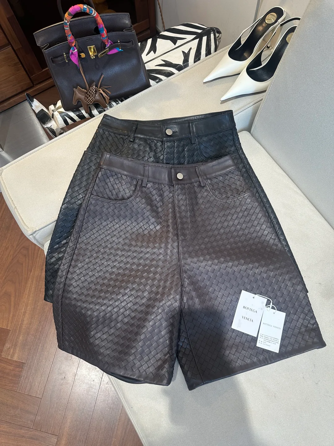 Women's Shorts BOTTEGA VENETA 17460755