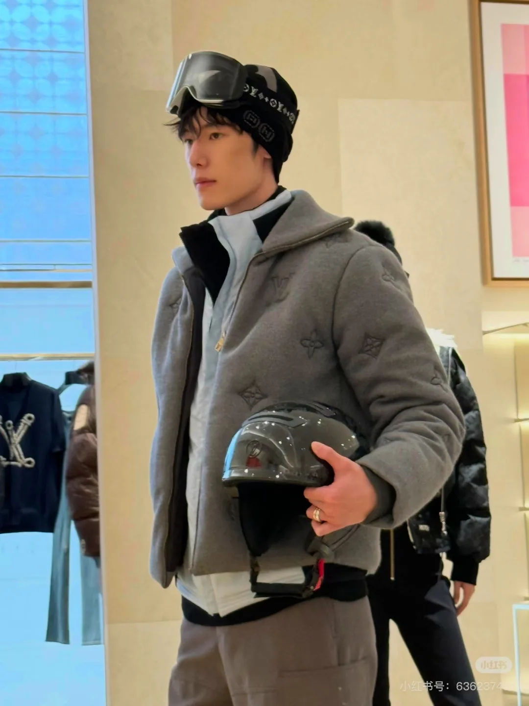 Men's Jackets And Down Jackets LOUIS VUITTON 17480505