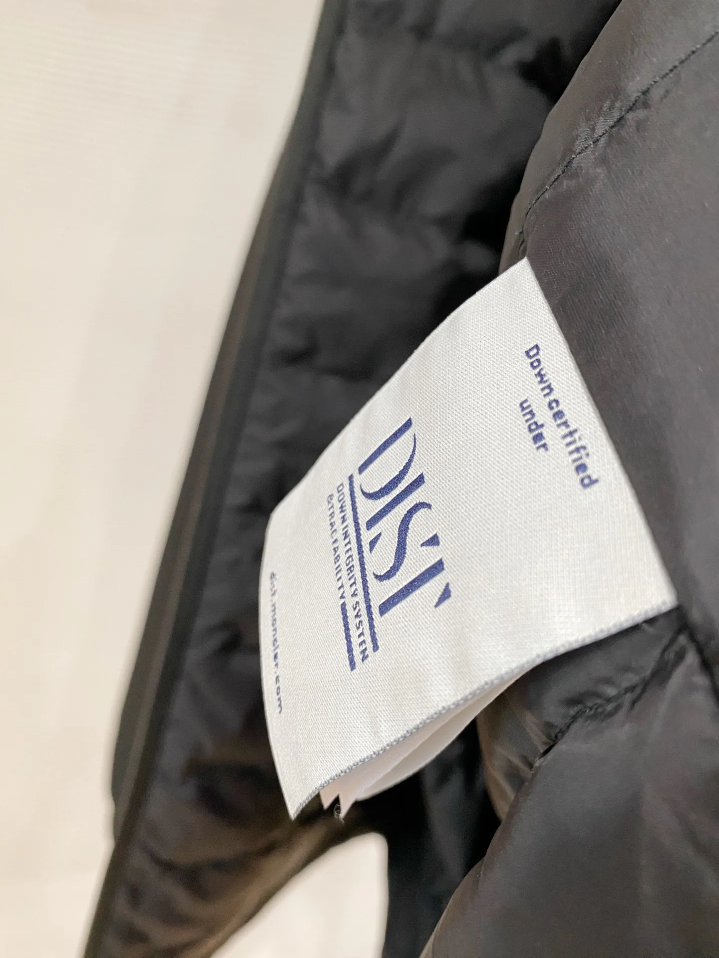 Men's Jackets And Down Jackets MONCLER 18374657
