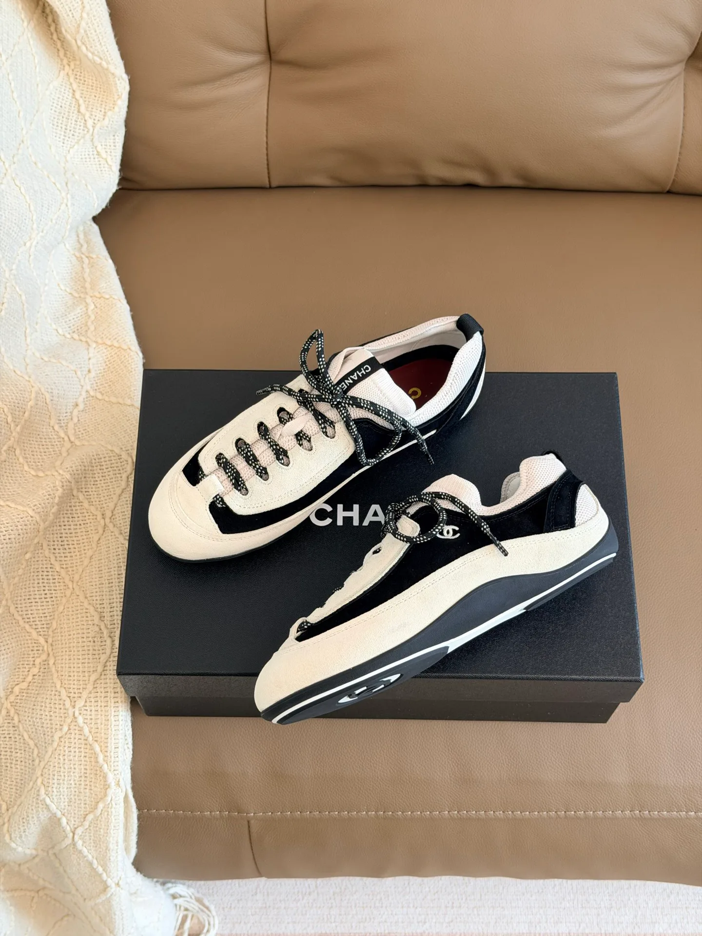 Women's Sneakers CHANEL 17510597