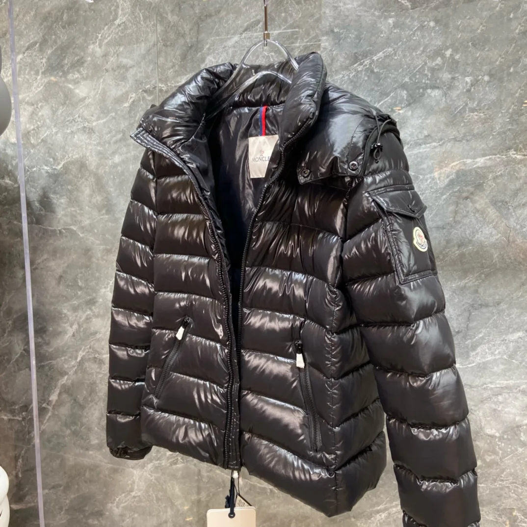 Women's Jackets And Down Jackets MONCLER 18184473