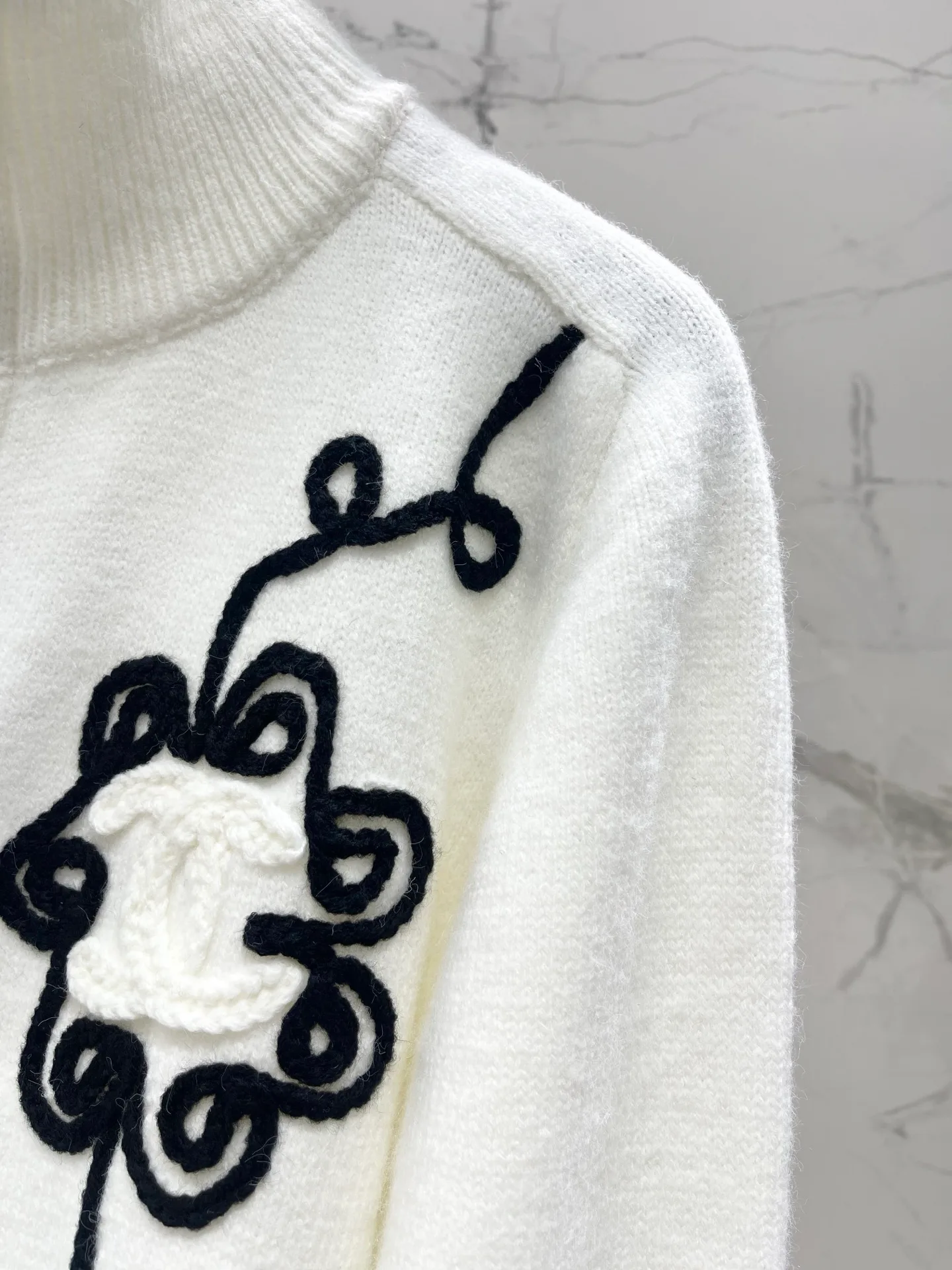 Women's Jumpers And Sweaters CHANEL 18137921
