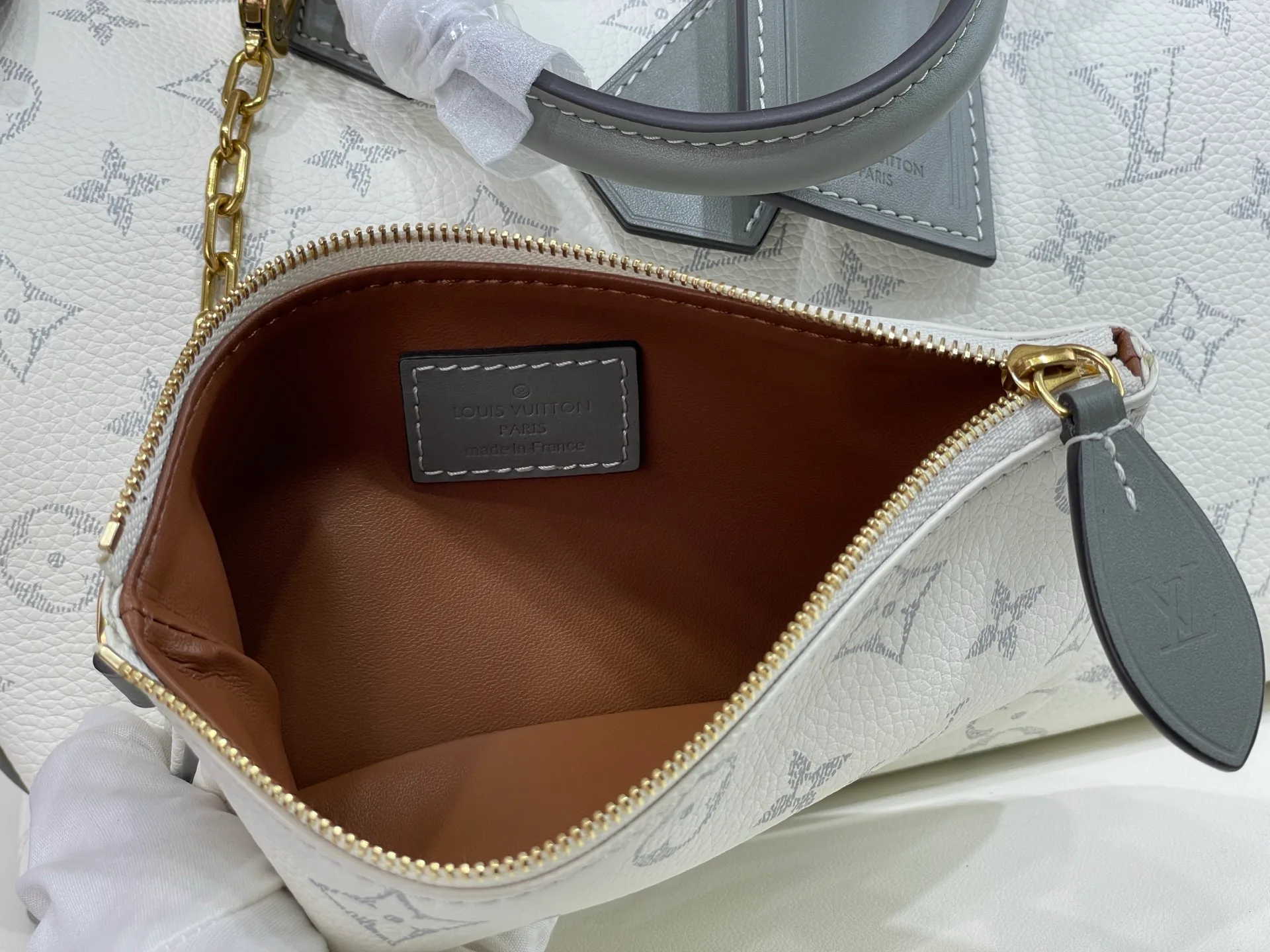 Women's Classic Handbags LOUIS VUITTON 17838917