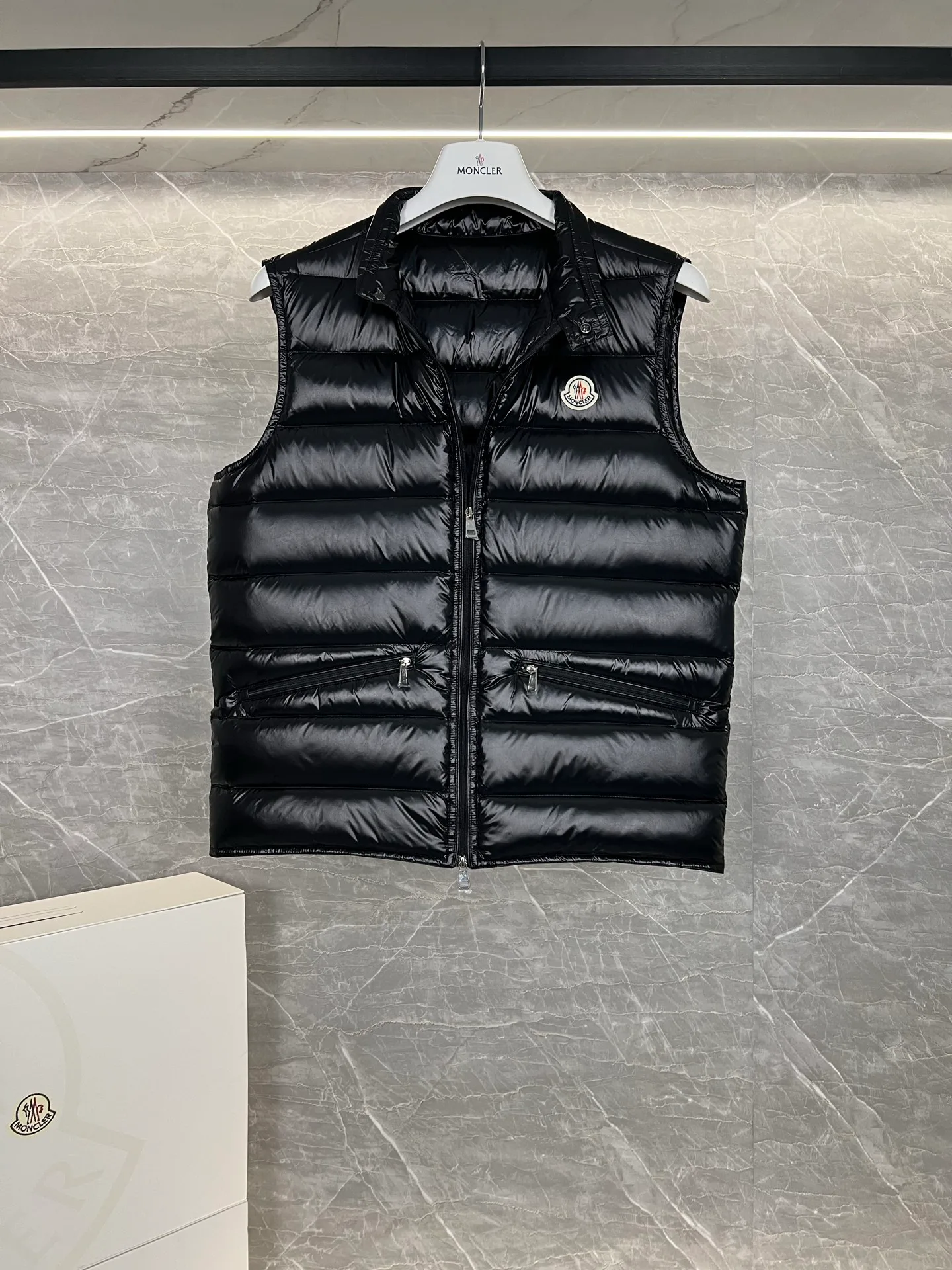 Women's Vests MONCLER 18111342