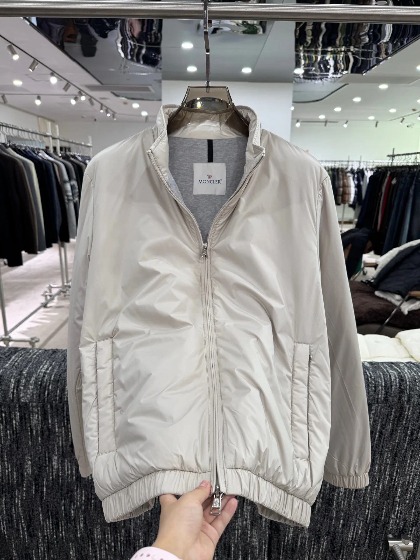 Men's Jackets And Down Jackets MONCLER 18084257