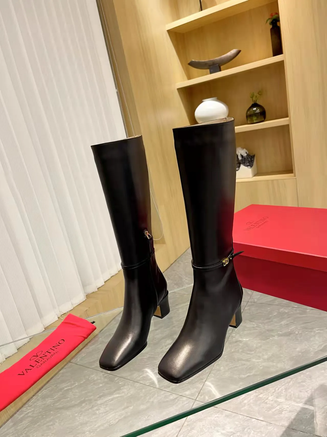 Women's Boots VALENTINO 17956929