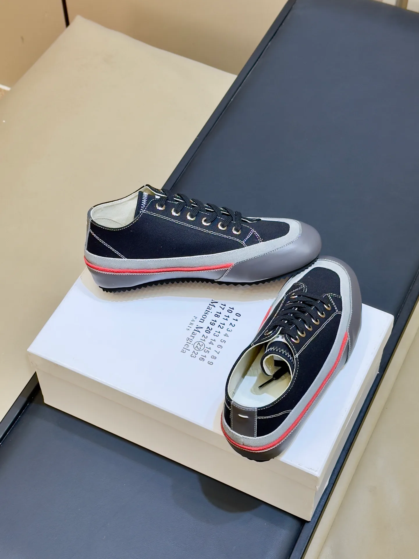 Women's Sneakers MAISON MARGIELA 18073443