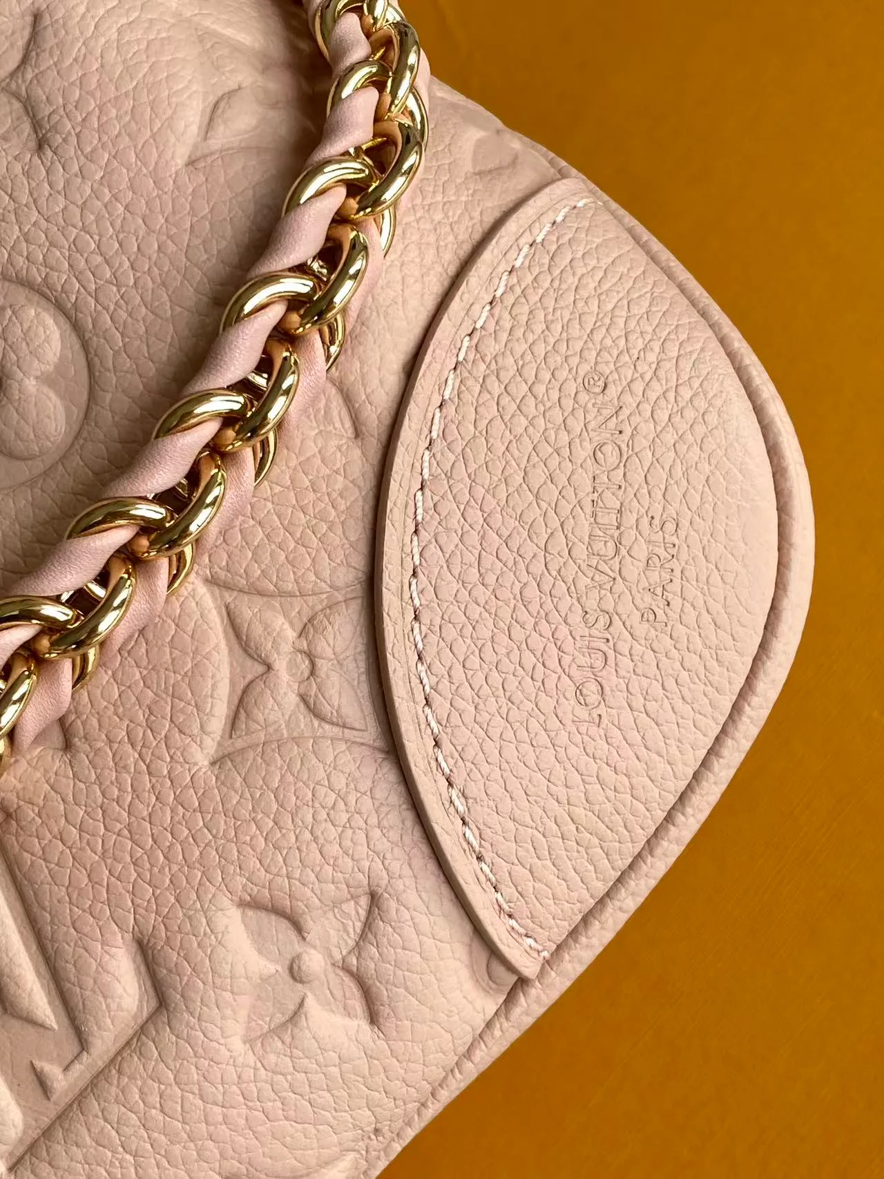 Women's Classic Handbags LOUIS VUITTON 18310343