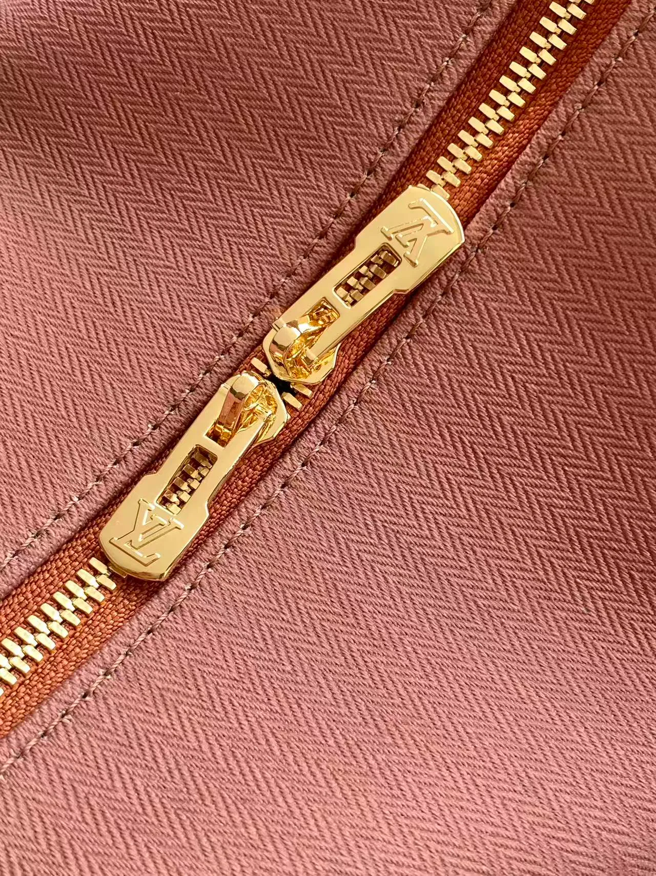 Women's Classic Handbags LOUIS VUITTON 17948736