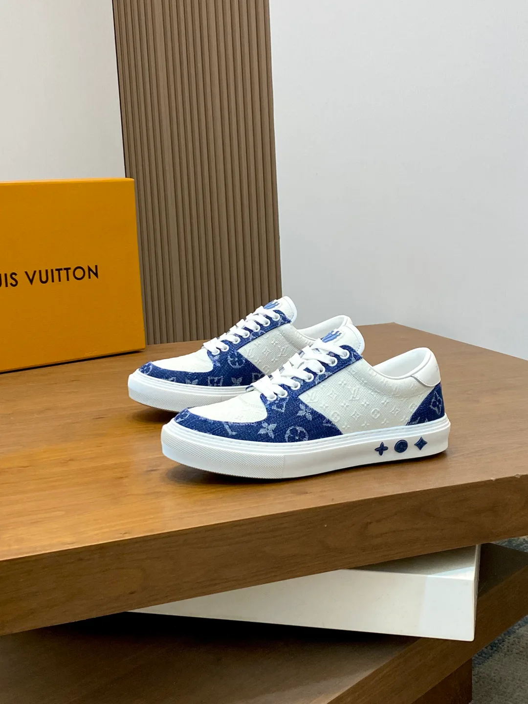 Men's Sneakers LOUIS VUITTON 17934208