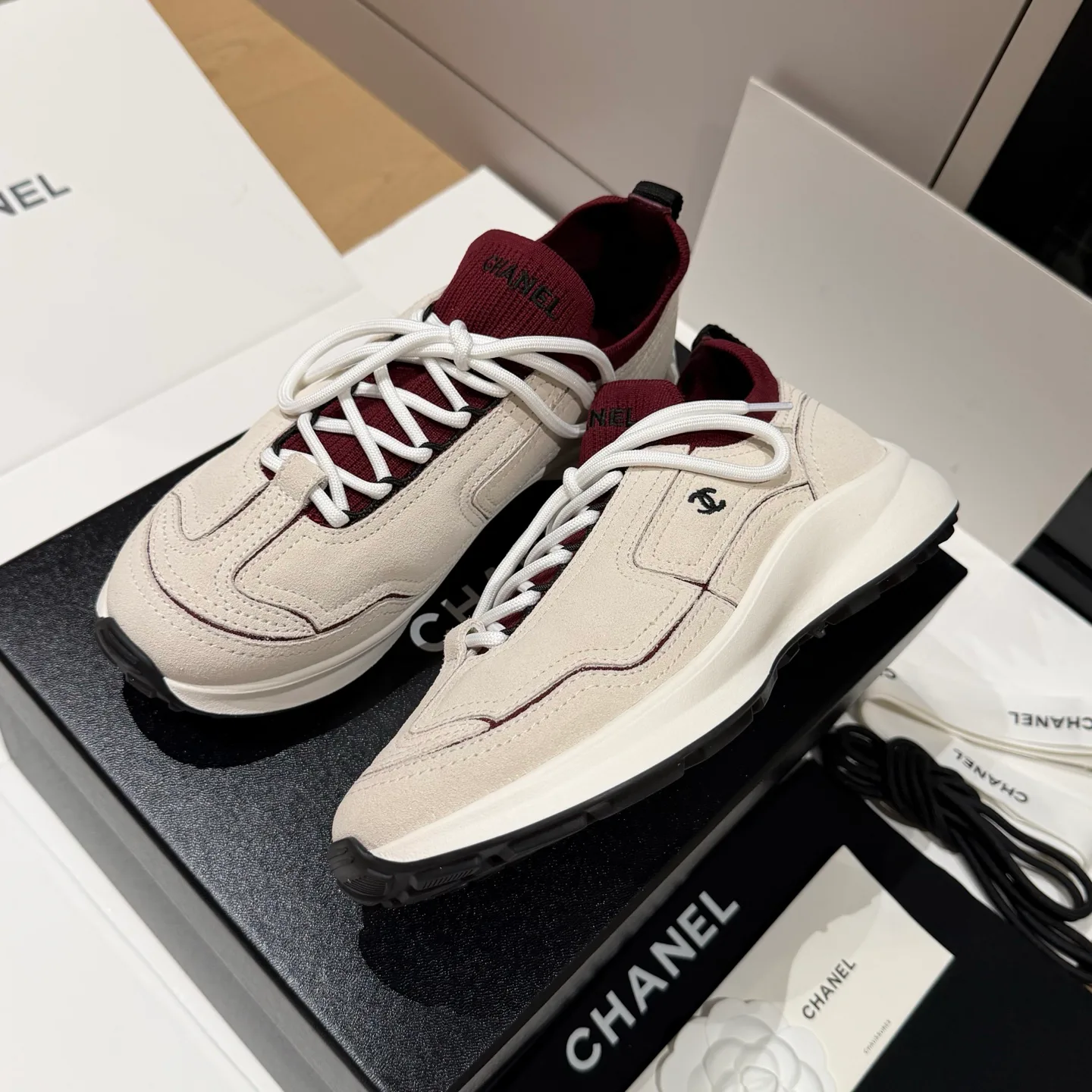 Women's Sneakers CHANEL 18121487