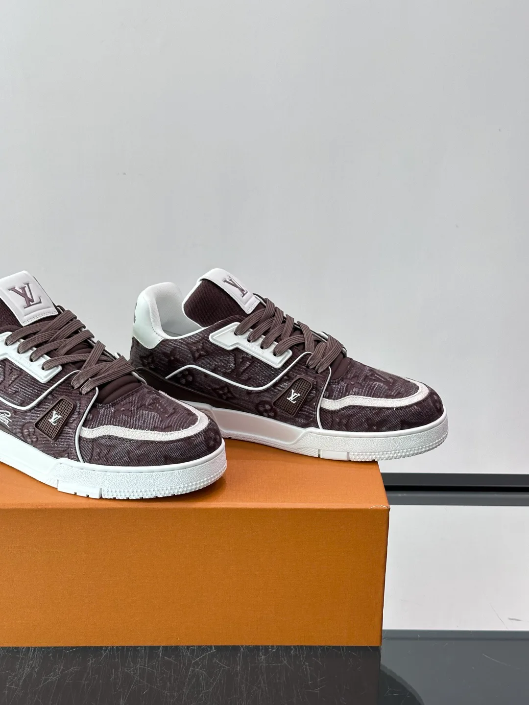 Women's Sneakers LOUIS VUITTON 17982450