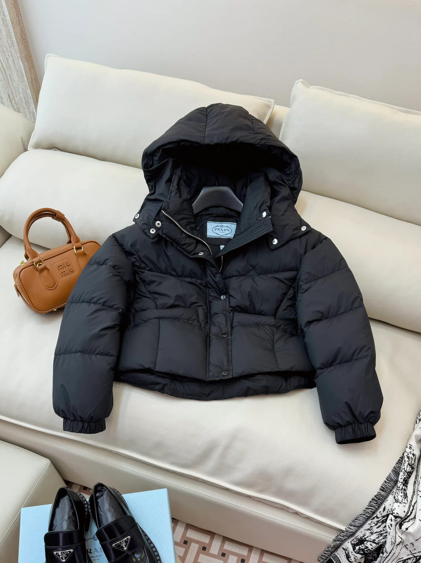 Women's Jackets And Down Jackets PRADA 17910127