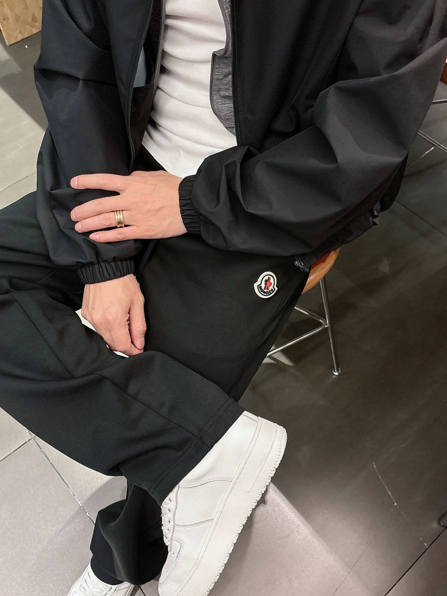 Брюки Мужские Moncler 18596868