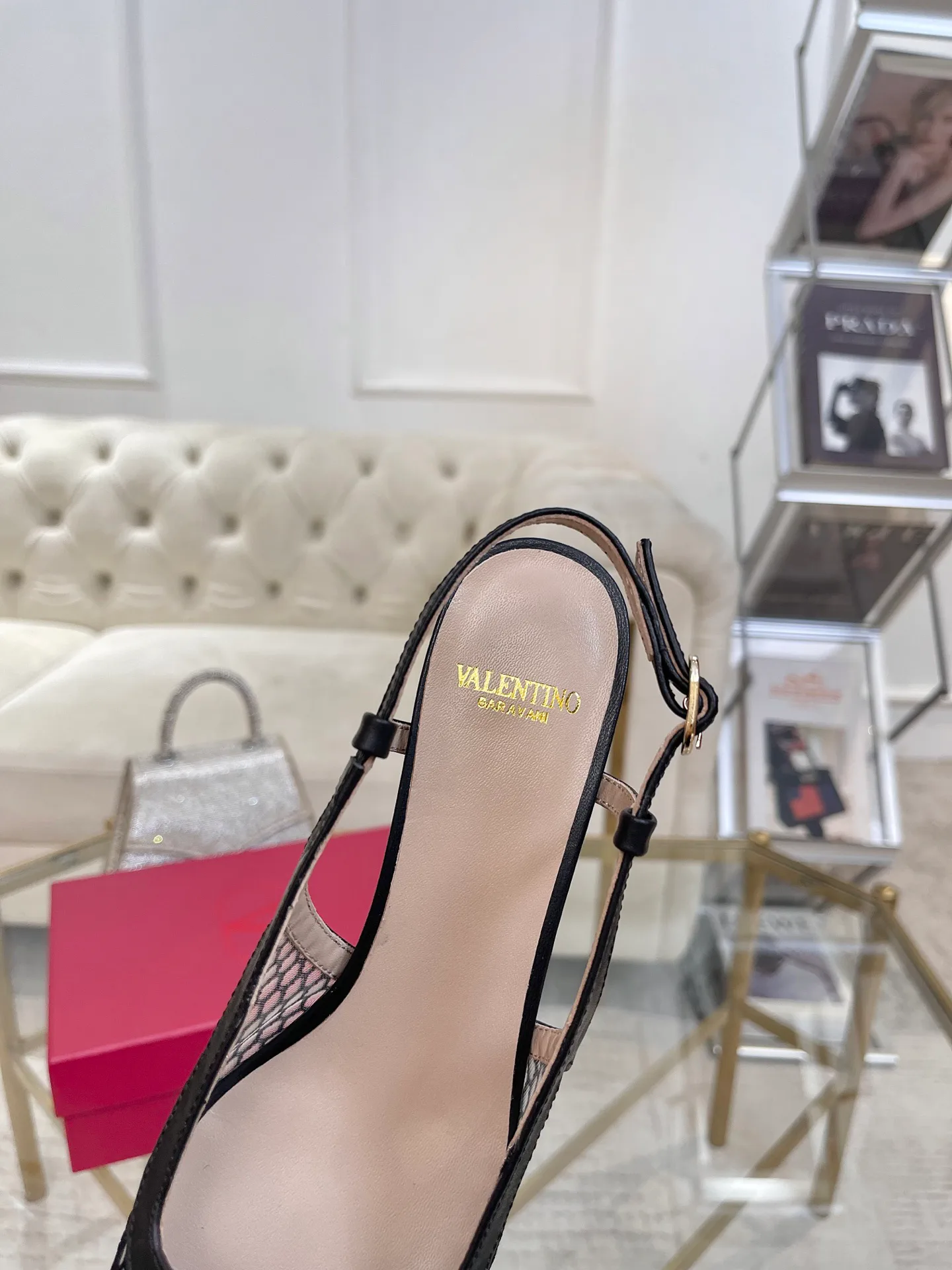 Women's Open-Toe Sandals VALENTINO 17843927